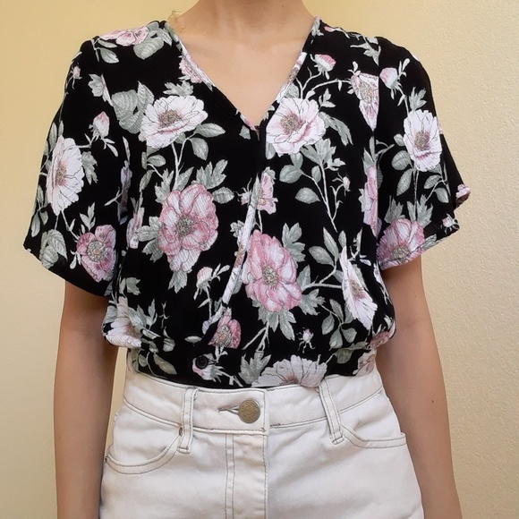 🌺Xhilaration Peony Floral Crop Top🌺 - Picture 3 of 8